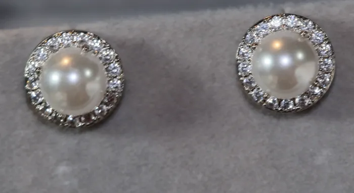 Lab Diamonds London Earrings Pearl Earrings Diamond Pearl Ear Studs Womens Pearl Earrings Pearl earrings with Diamonds Womens Diamond Earrings Pearl Ear Studs