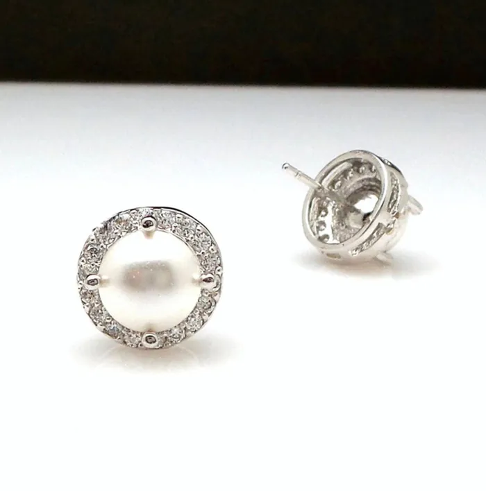 Lab Diamonds London Earrings Pearl Earrings Diamond Pearl Ear Studs Womens Pearl Earrings Pearl earrings with Diamonds Womens Diamond Earrings Pearl Ear Studs