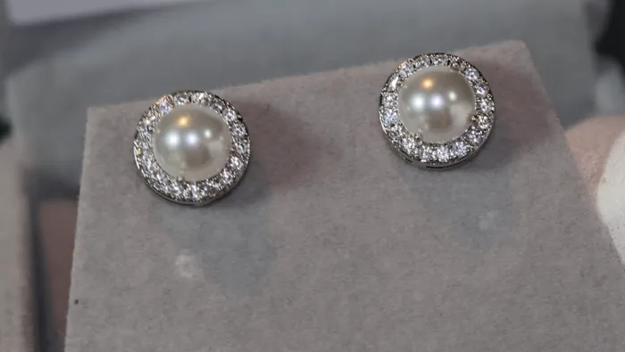 Lab Diamonds London Earrings Pearl Earrings Diamond Pearl Ear Studs Womens Pearl Earrings Pearl earrings with Diamonds Womens Diamond Earrings Pearl Ear Studs
