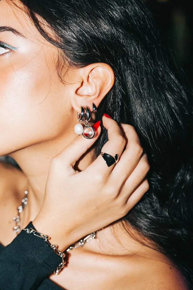 Jeon Earrings Sunspell Earrings Jeon Earrings Sunspell Earrings