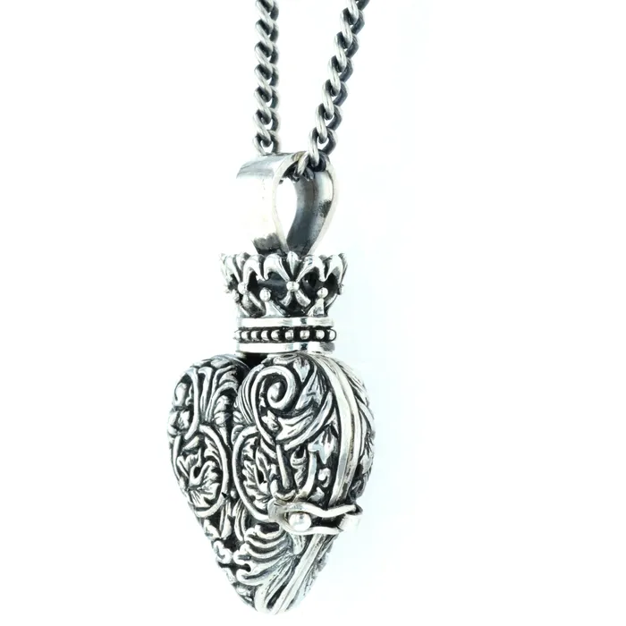 King Baby Necklaces Engraved Baroque Heart Locket King Baby Necklaces Engraved Baroque Heart Locket
