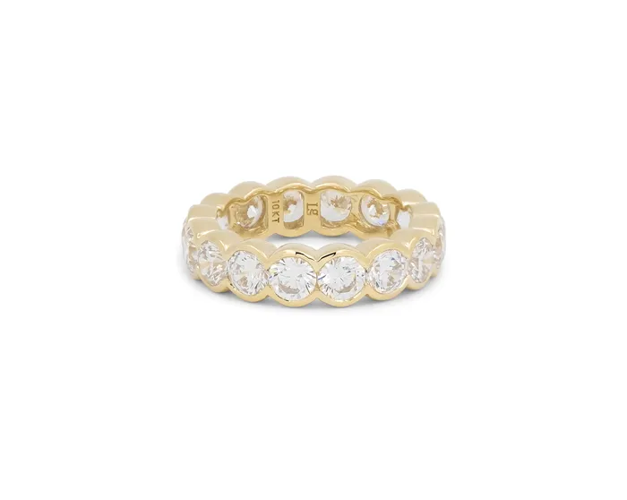 Lisa Gozlan Rings THE SCALLOPED ETERNITY RING