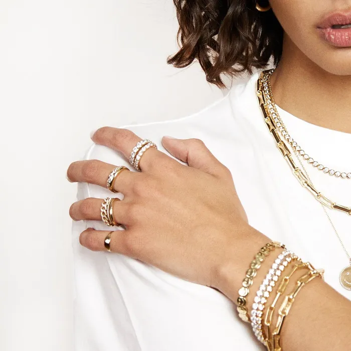 Lisa Gozlan Rings THE SCALLOPED ETERNITY RING