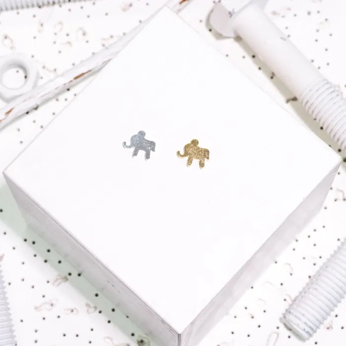 Necklaces Continental Beads 125mm x 95mm Elephant Charm Pendant 1mm Hole Brass Silver and Gold Finishes Sold by the Piece K147