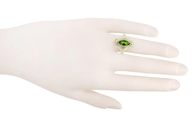 Antique Jewelry Mall Rings Art Deco Peridot Filigree Cocktail Ring in 14 Karat Yellow Gold