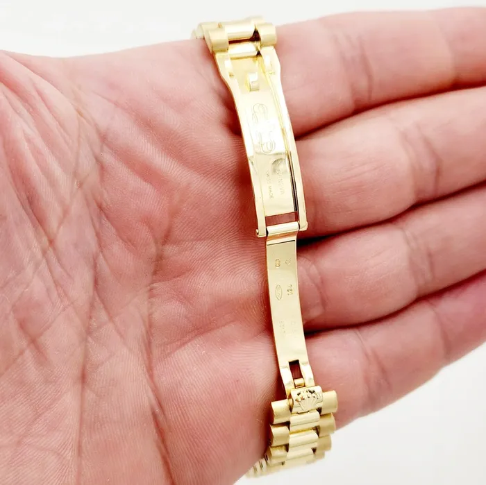 Ladies Rolex 26mm Presidential 18K Yellow Gold Watch with Silver Diamond Dial and Fluted Bezel PreOwned Rolex PreStyled Sets