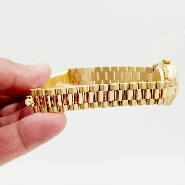 Ladies Rolex 26mm Presidential 18K Yellow Gold Watch with Silver Diamond Dial and Fluted Bezel PreOwned Rolex PreStyled Sets