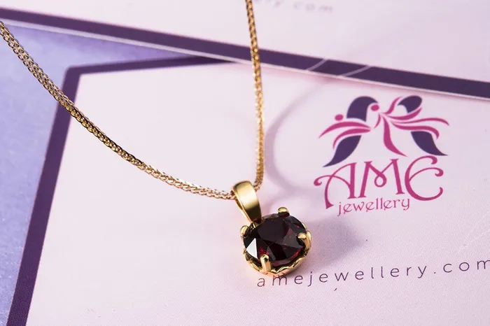 Natural Garnet 4prong Pendant Necklace in 14karat Yellow Gold AME Jewellery Necklaces