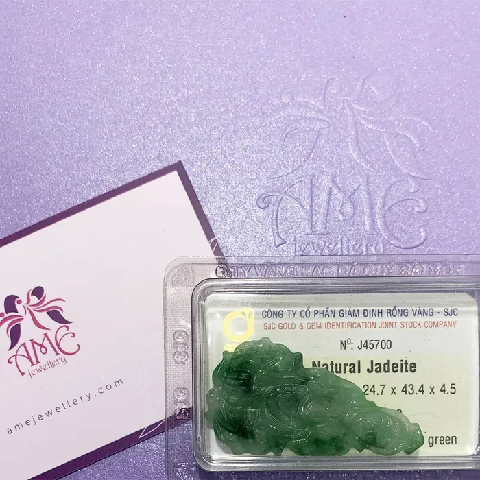 Necklaces AME Jewellery 43mm Burmese Jadeite Jade Guanyin Buddha Pendant Necklace in 14K Gold
