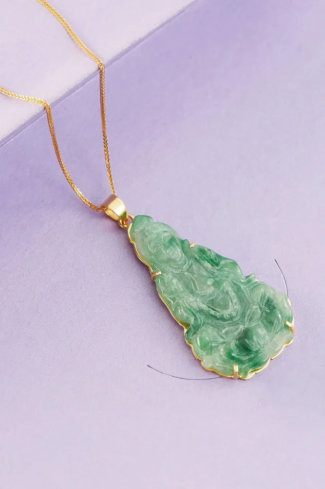 Necklaces AME Jewellery 43mm Burmese Jadeite Jade Guanyin Buddha Pendant Necklace in 14K Gold
