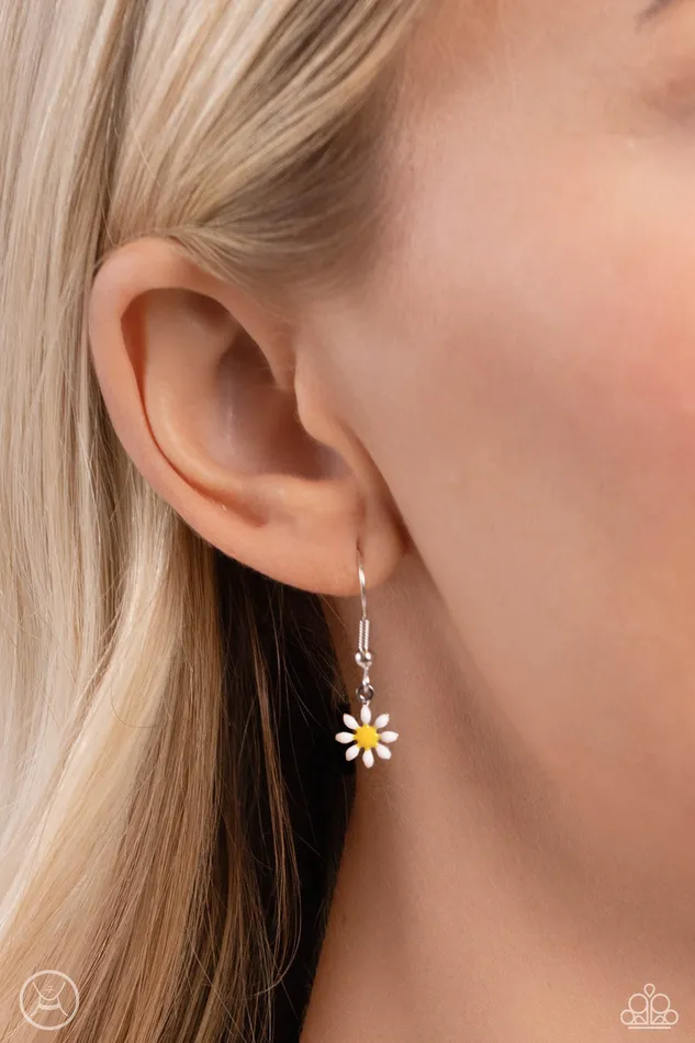 Paparazzi Accessories Necklaces Delicate Display White and Yellow Flower Silver Choker Necklace Paparazzi