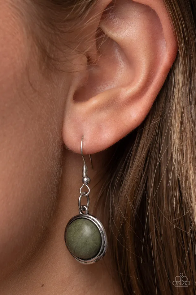 Paparazzi Accessories Necklaces EMPRESSive Resume Green Stone Silver Circle Necklace Paparazzi