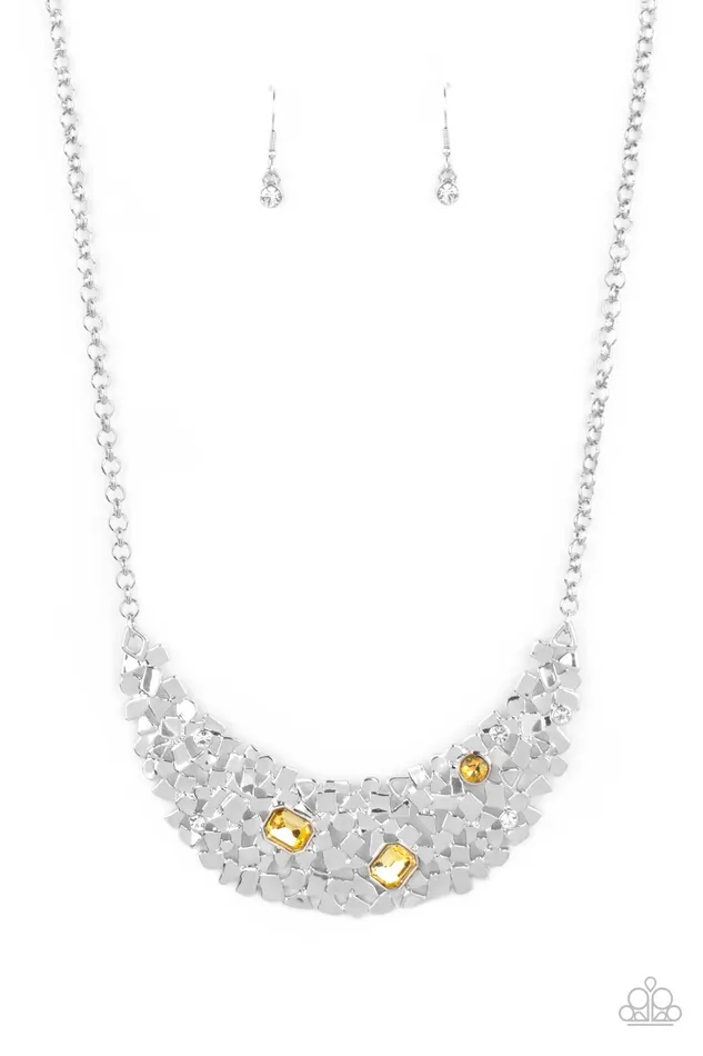 Paparazzi Accessories Necklaces Fabulously Fragmented Yellow Gem Silver Crescent Plate Necklace Paparazzi Paparazzi Accessories Necklaces Fabulously Fragmented Yellow Gem Silver Crescent Plate Necklace Paparazzi