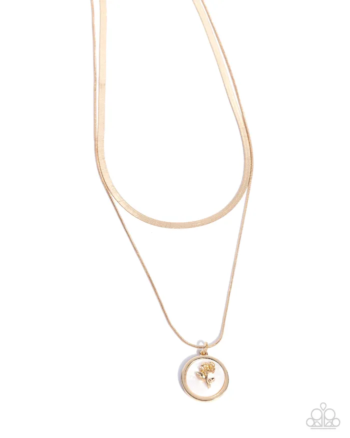 Paparazzi Accessories Necklaces Garden Gallery Gold Rose White Shell Layered Short Necklace Paparazzi Paparazzi Accessories Necklaces Garden Gallery Gold Rose White Shell Layered Short Necklace Paparazzi
