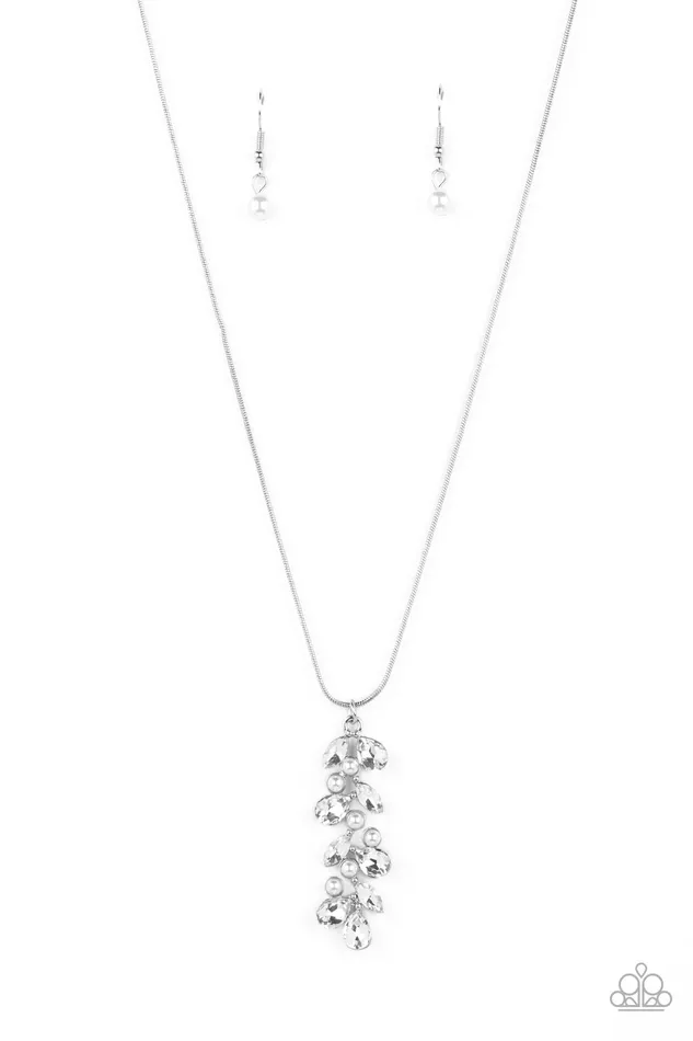 Pearls Before VINE White Pearl Silver Short Necklace Paparazzi Paparazzi Accessories Necklaces Pearls Before VINE White Pearl Silver Short Necklace Paparazzi Paparazzi Accessories Necklaces