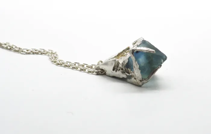 PENDULUM NECKLACE 44 OSS Necklaces