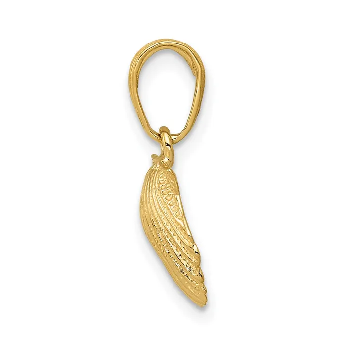 Qgold 10k Yellow Gold 10 mm Scallop Shell Pendant 065 grams PreStyled Sets Qgold 10k Yellow Gold 10 mm Scallop Shell Pendant 065 grams PreStyled Sets