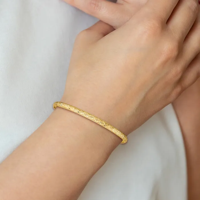 Qgold Rings 14k Yellow Gold 45 mm Hexagonal Design Diamondcut Flexible Bangle 263 grams Qgold Rings 14k Yellow Gold 45 mm Hexagonal Design Diamondcut Flexible Bangle 263 grams