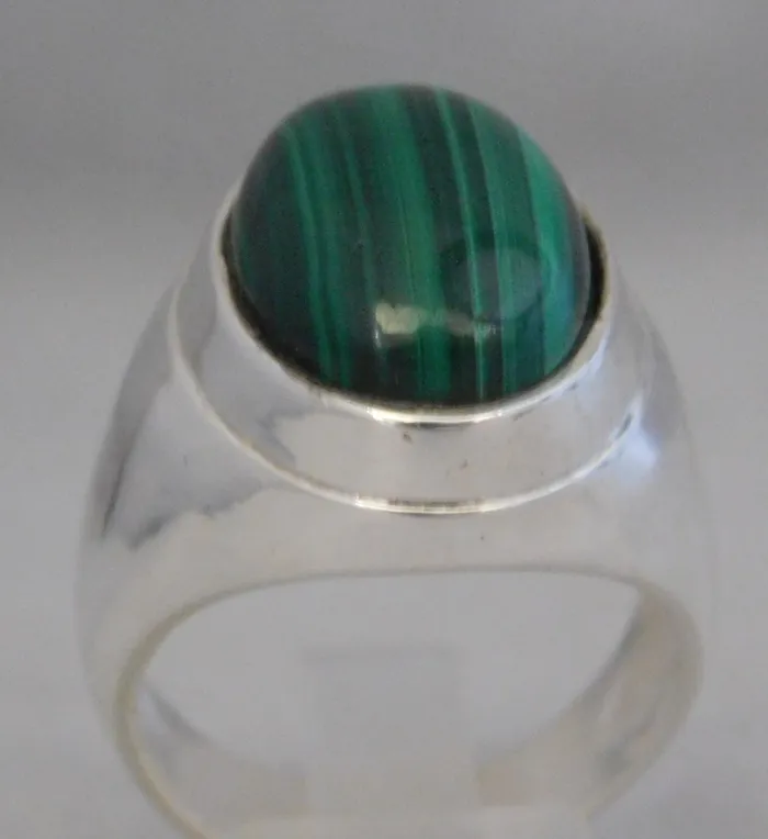 Rings Vintage Watch Outlet Natural Malachite Gemstone 925 Sterling Silver Heavy Mens RingSize 1025 Rings Vintage Watch Outlet Natural Malachite Gemstone 925 Sterling Silver Heavy Mens RingSize 1025