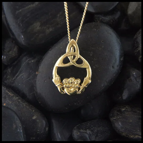 Walker Metalsmiths Gold Trinity Claddagh Pendant PreStyled Sets