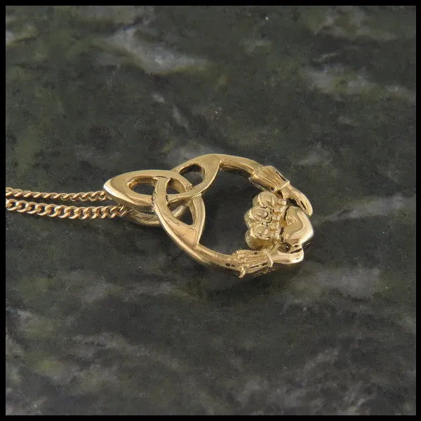 Walker Metalsmiths Gold Trinity Claddagh Pendant PreStyled Sets